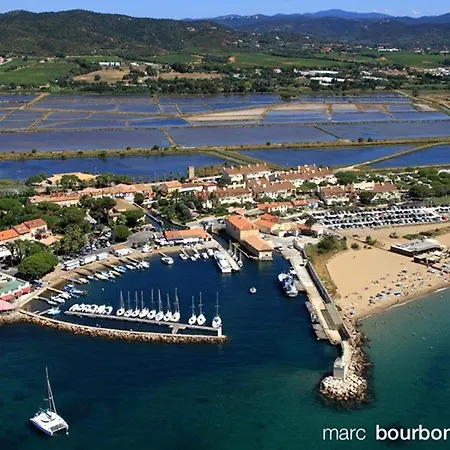 Apartment Climatise 2 Pieces Avec Solarium Pour 4 Personnes, Parking Prive, Proche - Fr-1-335-166